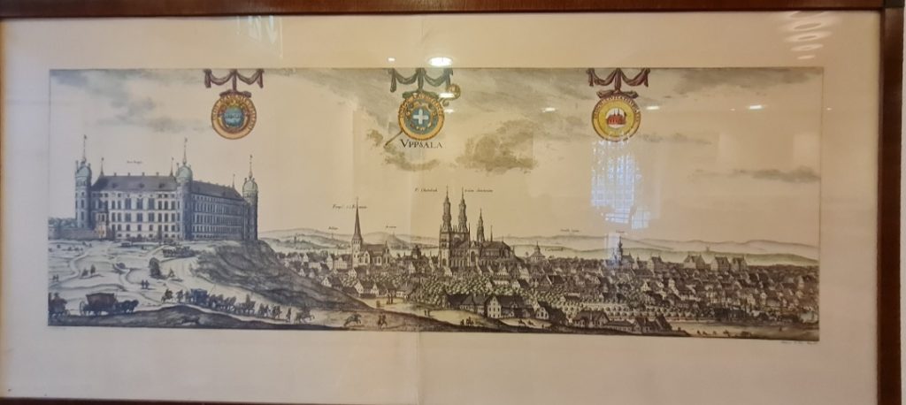 Landshövdingen bor på Uppsala slott. Denna gamla bild av Uppsala finns att se på Odd Fellow huset.