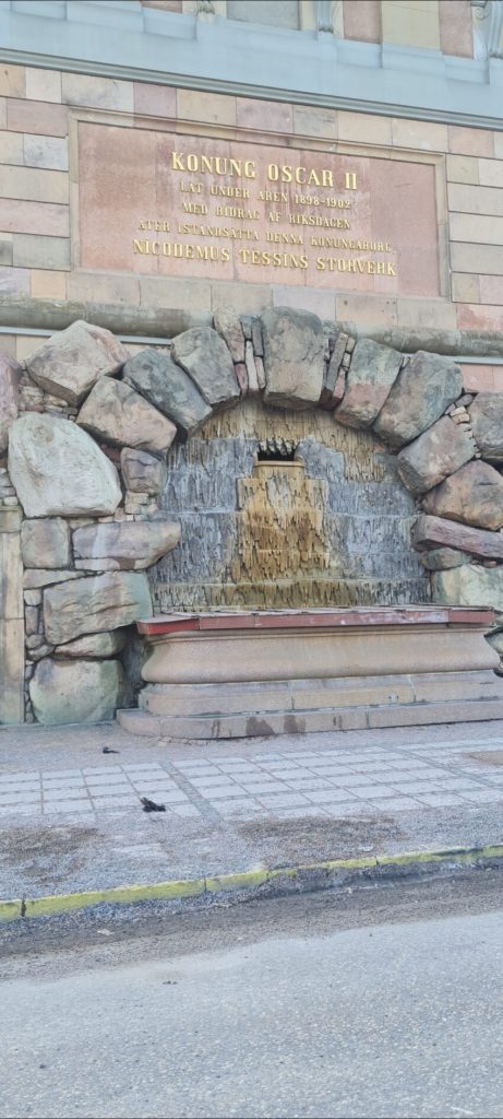 Brunnen konung Oscar den andre II utanför Stockholms slott