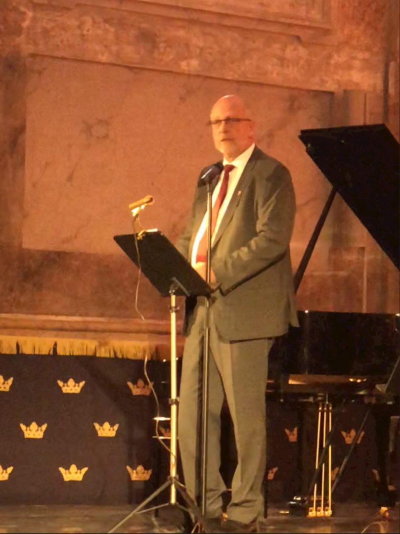 Kung Carl Gustaf på Stockholms slott där hans uppdrag oftast sker.