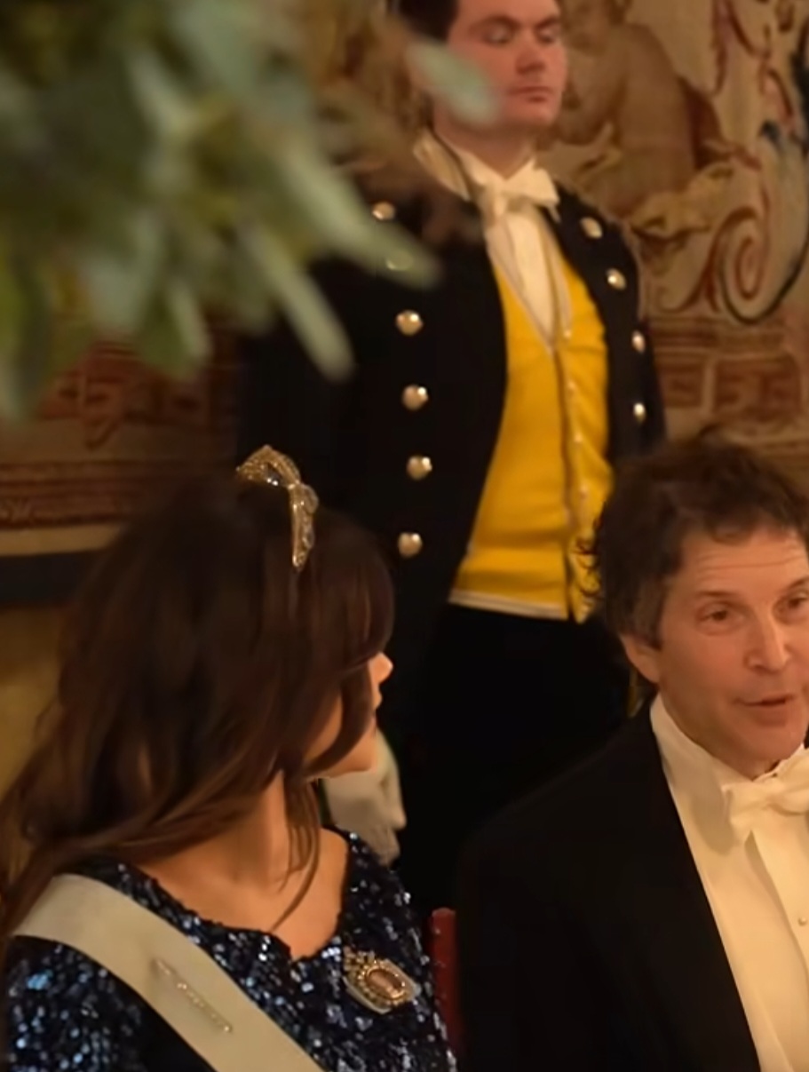 Tyvärr fick vi inte med ansiktet på prinsessan Sofia som fyller 40 år i år. Vi stod lite fel när vi skulle ta vissa av bilderna på nobelfesten och nobelmiddagen.